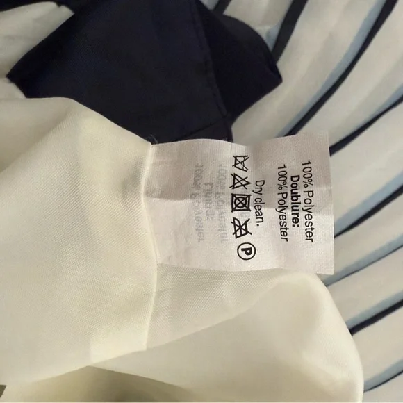 J Crew Navy Blue and White Pleated Midi Skirt.
Size 10 - Picture 10 of 12